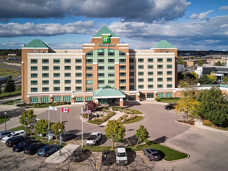 holiday-inn-hotel-and-suites-oakville-10621956881-4x3