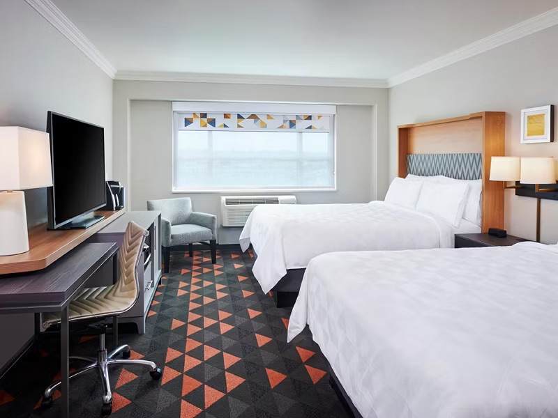 holiday-inn-hotel-and-suites-oakville-6918907661-4x3