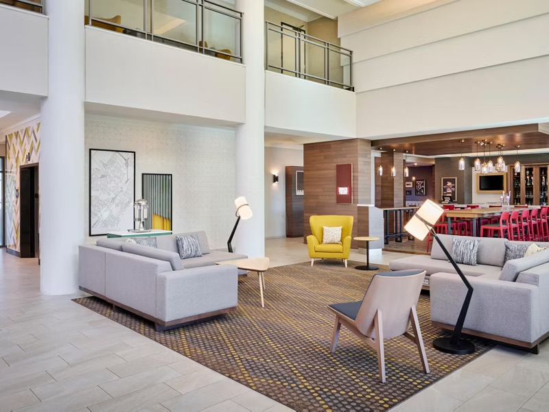 holiday-inn-hotel-and-suites-oakville-7436685994-4x3