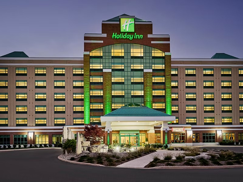 holiday-inn-hotel-and-suites-oakville-7469333061-4x3